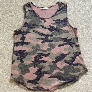 Women’s Camo Tanktop